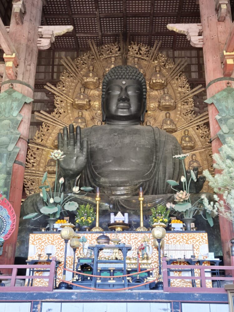Grote Boeddah van Nara in Japan bij blog samenvatting reis door Japan en Reiki