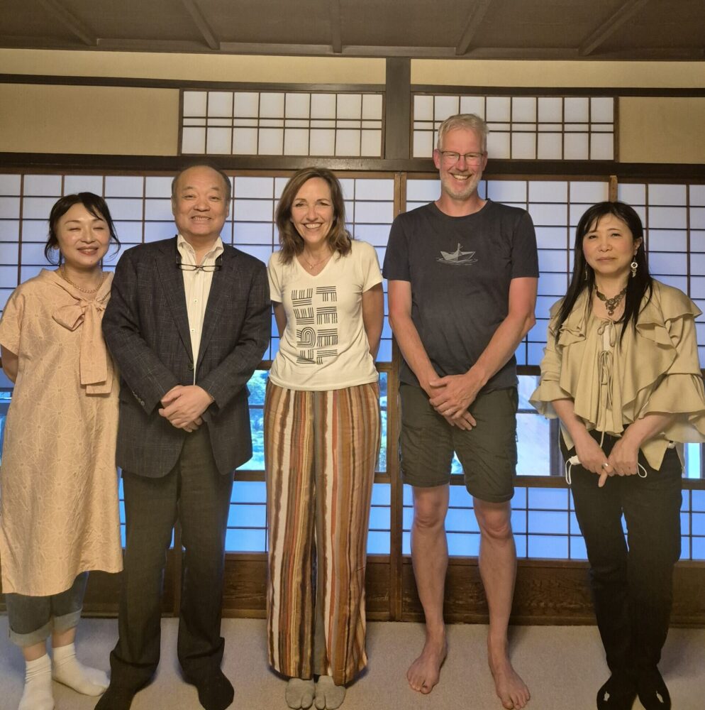 vlnr Takako-san, Yamaguchi Tadao sensei, Lenie, Robert, Hikuko-san - Jikiden Reiki instituut Japan, Kyoto